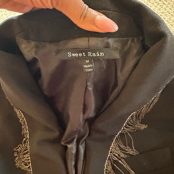 Blazer - Picture 6 of 6